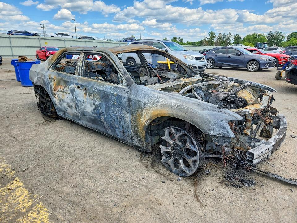 2015 Chrysler 300 VIN 2C3CCAGG2FH899742 COPART salvage auction — BURN, PA - CERTIFICATE OF SALVAGE, sold $275 on 2026-07-02 (photo 4)