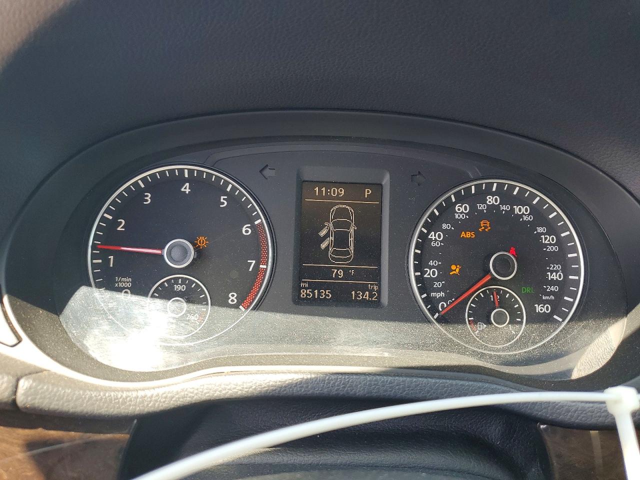 2015 Volkswagen Passat VIN 1VWCT7A36FC100176 COPART salvage auction — Front End, KY - CERT OF TITLE-SALVAGE, sold $1,550 on 2026-07-09 (photo 9)