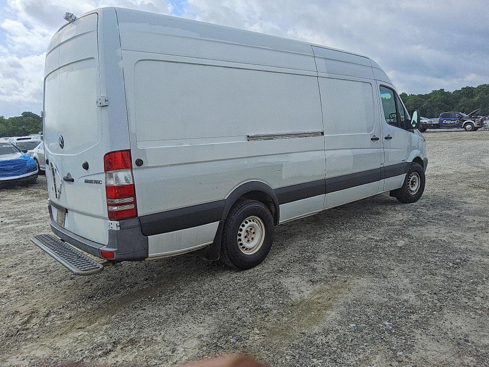 2012 Mercedes-benz Sprinter 2500 VIN WD3PE8CB0C5674629 COPART salvage auction — MINOR DENT/SCRATCHES, Ga - Certificate Of Title, sold $775 on 2026-07-07 (photo 3)