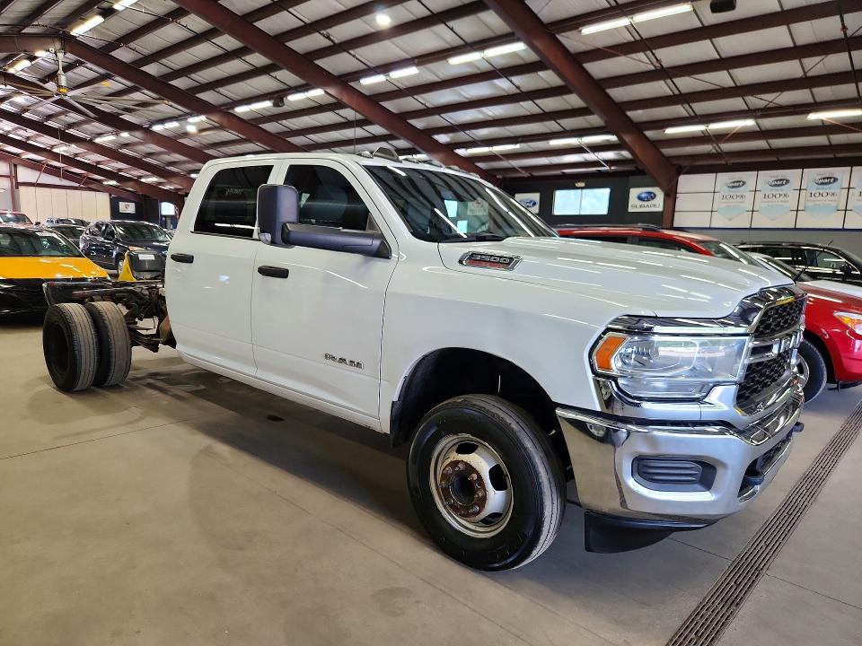 2022 Ram 3500 VIN 3C63RRGL7NG135588 COPART salvage auction — MINOR DENT/SCRATCHES, MA - CERTIFICATE OF TITLE (P), sold $10,600 on 2026-07-30 (photo 4)