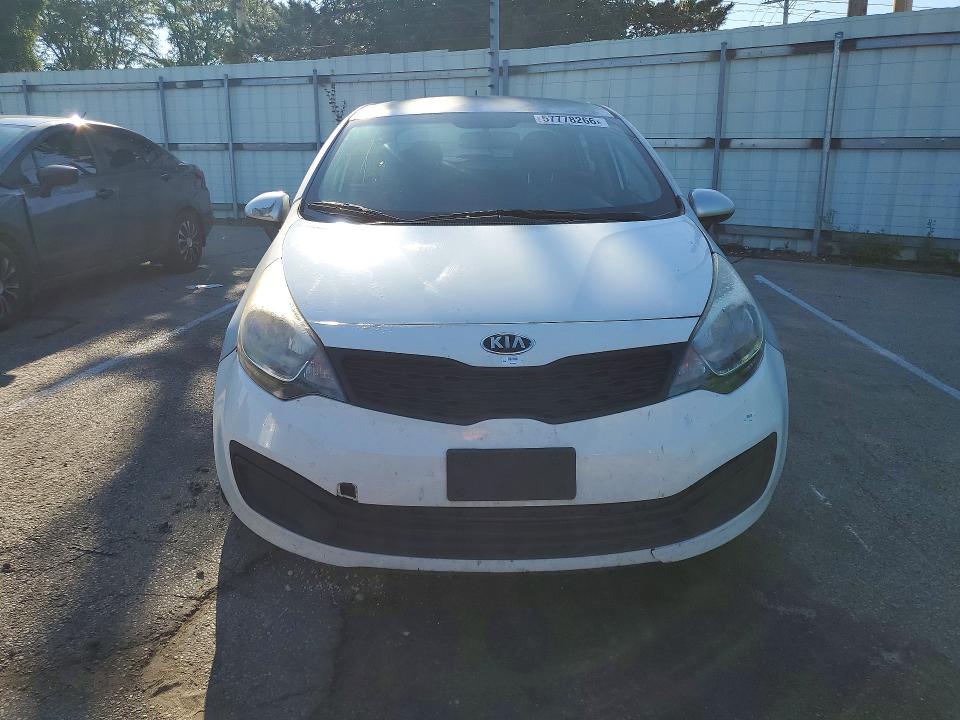 2014 Kia VIN KNADM4A3XE6418427 COPART salvage auction — SIDE, Salvage Title, sold $80 on 2026-07-10 (photo 5)