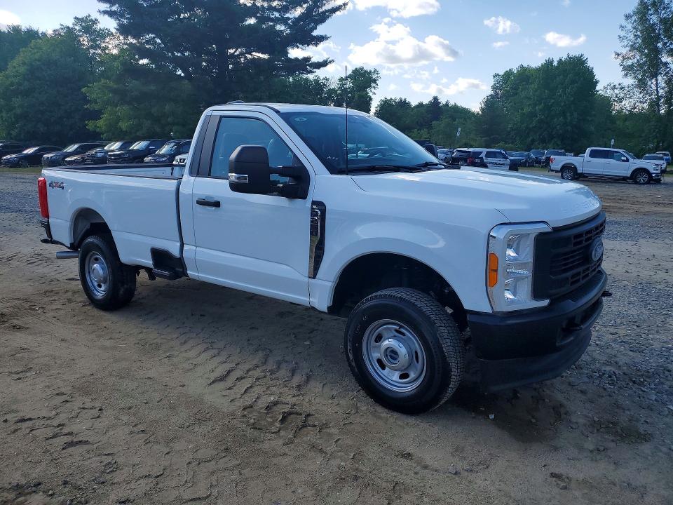 2023 Ford F-250 super duty VIN 1FTBF2BA0PED83301 COPART salvage auction — MINOR DENT/SCRATCHES, Nj - Cert Of Title-Salvage (P), sold $11,400 on 2026-07-22 (photo 4)