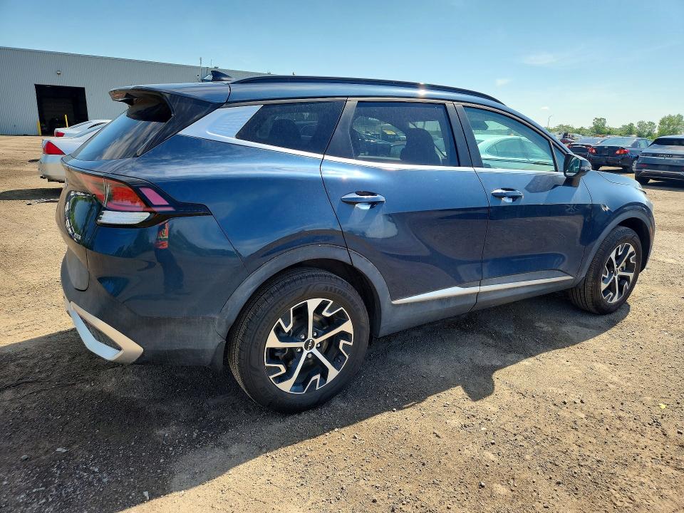 2023 Kia Sportage VIN KNDPVCAF8P7173030 COPART salvage auction — WATER/FLOOD, QC - AUCUNE MENTION, sold $19,800 on 2026-07-21 (photo 3)
