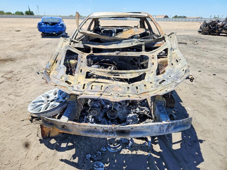 2007 BMW 3 series VIN WBAWV13557PK48672 COPART salvage auction — BURN, Ca - Non-Repairable Vehicle Cert, sold $60 on 2026-07-13 (photo 5)