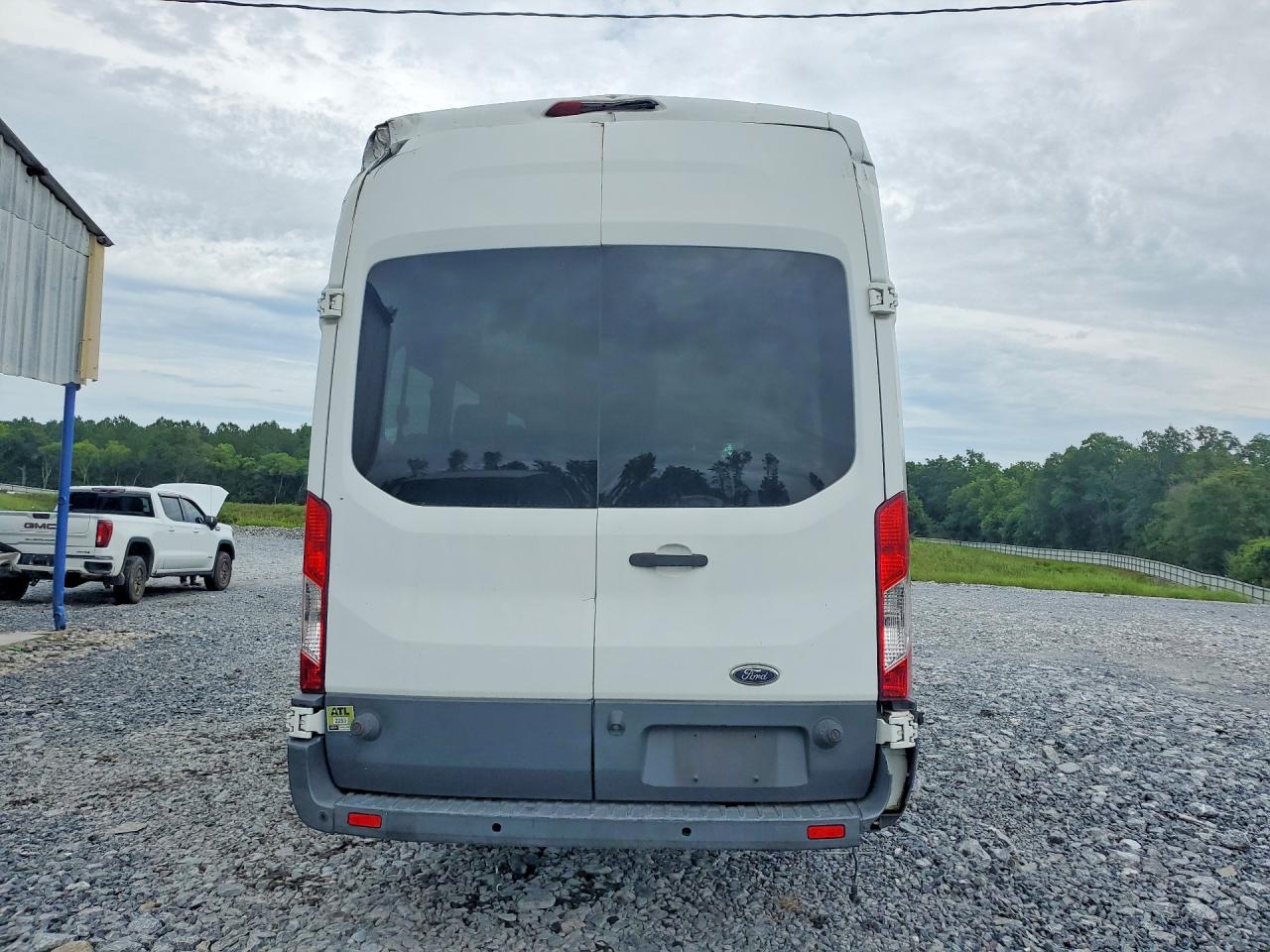 2015 Ford Transit VIN 1FBVU4XG0FKA13210 COPART salvage auction — Rear End, Ct - Clean Title, sold $5,800 on 2026-09-24 (photo 6)