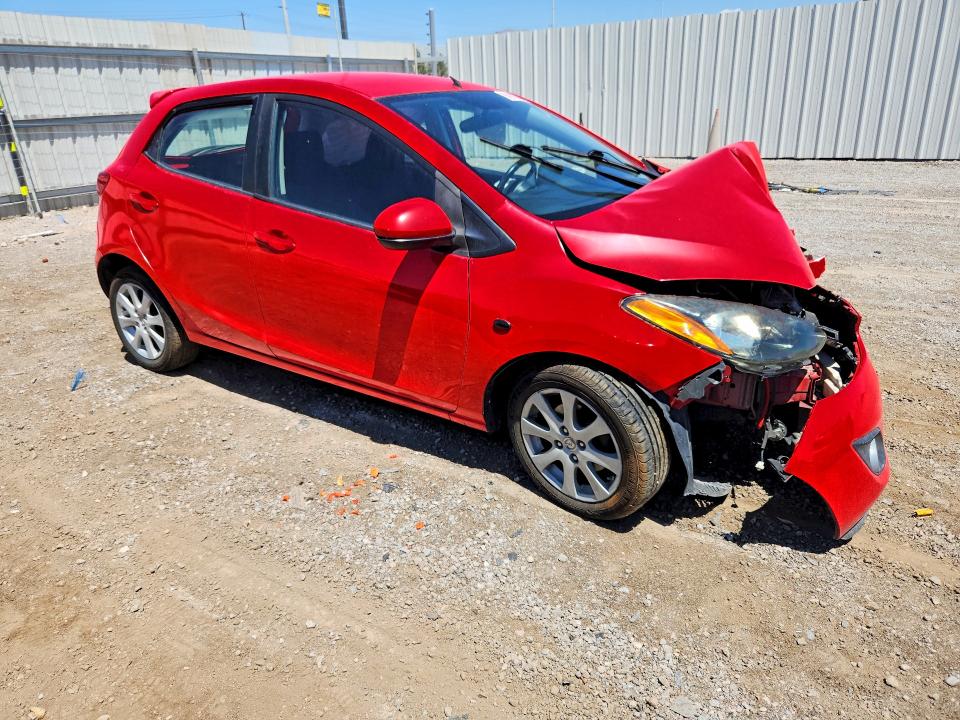 2011 Mazda 2 VIN JM1DE1HZ7B0102099 COPART salvage auction — FRONT END, NV - SALVAGE TITLE, sold $225 on 2026-07-16 (photo 4)