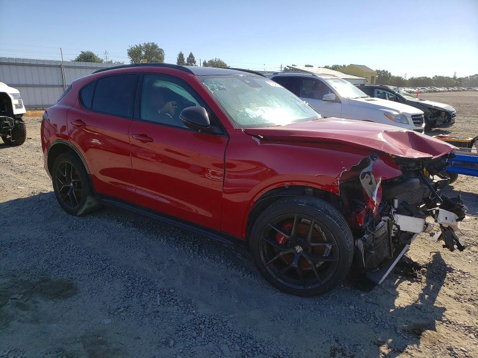 2021 Alfa romeo VIN ZASPAKBN5M7D18815 COPART salvage auction — FRONT END, Ca - Dis/Dlr/Exp Only Clean Title (P), sold $3,950 on 2026-07-20 (photo 4)