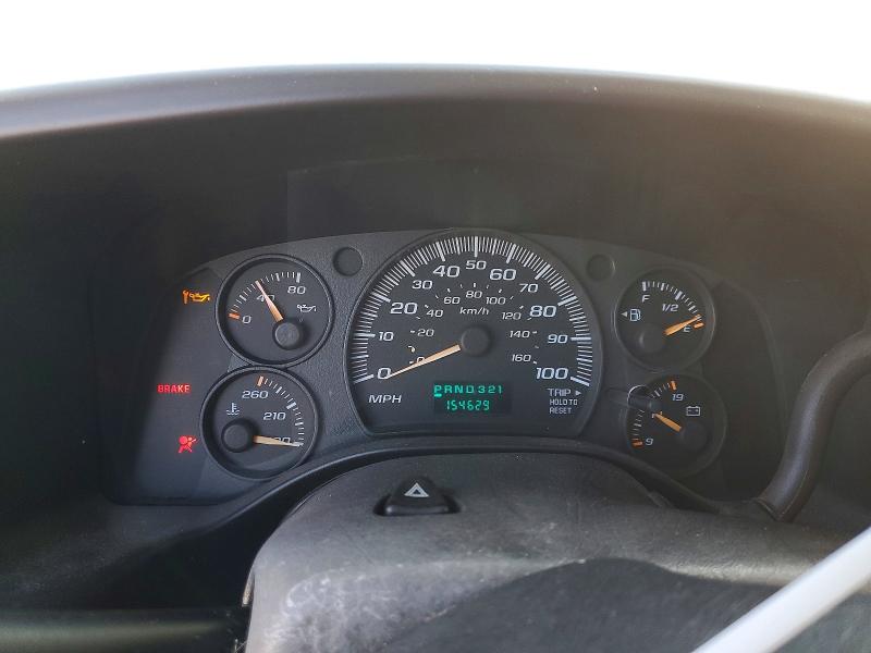 2004 Gmc Savana VIN 1GKFG15T041140679 COPART salvage auction — FRONT END, CA - SALVAGE CERTIFICATE, sold $825 on 2026-07-02 (photo 9)