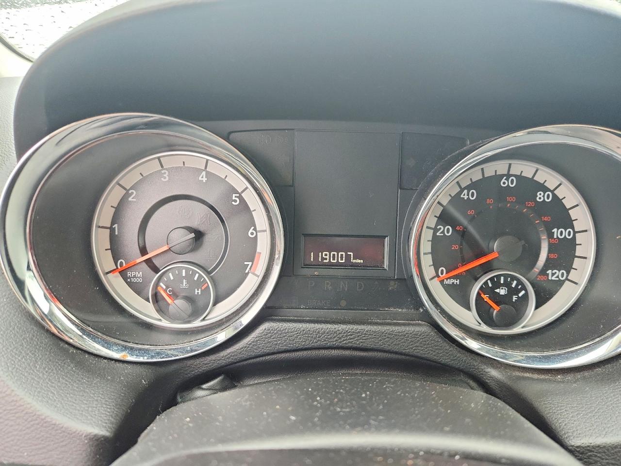 2013 Dodge Grand Caravan VIN 2C4RDGBG4DR814212 COPART salvage auction — Front End, IL - SALVAGE CERTIFICATE, sold $1,700 on 2026-07-08 (photo 9)