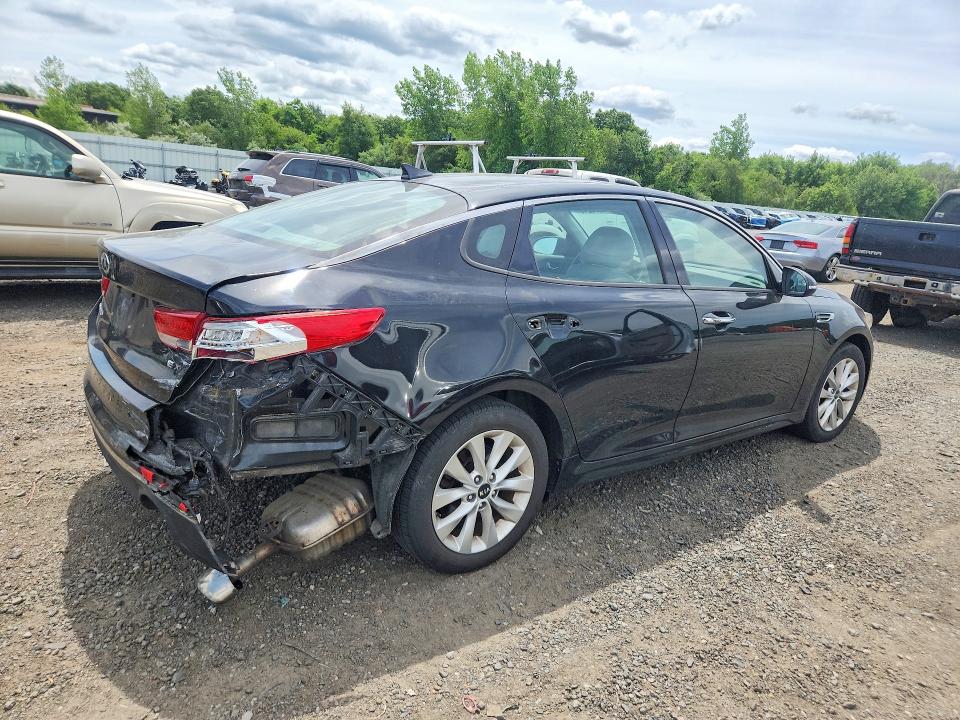 2016 Kia Optima VIN 5XXGU4L39GG068158 COPART salvage auction — REAR END, Ma - Cert Of Title-Reconstrctd Coll, sold $650 on 2026-07-29 (photo 3)