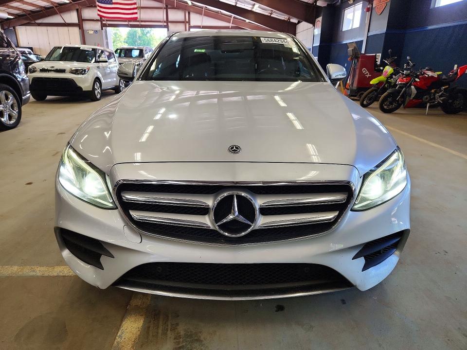 2017 Mercedes-benz E-class VIN WDDZF4KB8HA232885 COPART salvage auction — WATER/FLOOD, Fl - Certificate Of Title, sold $8,900 on 2026-07-31 (photo 5)