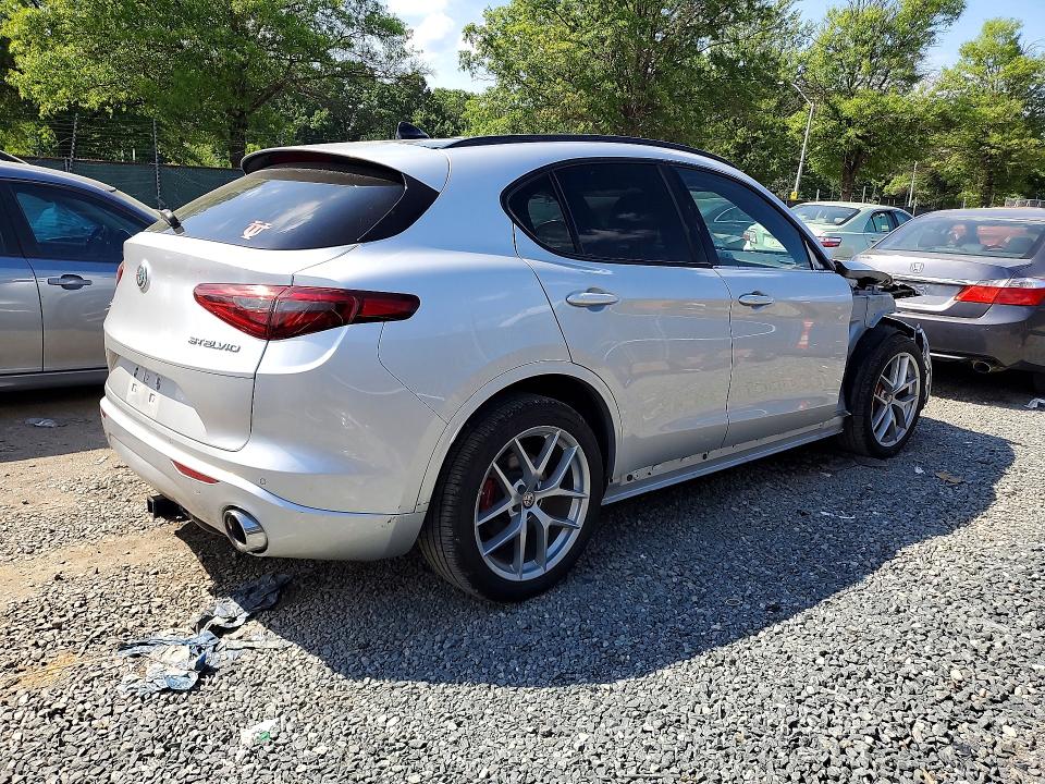 2020 Alfa romeo Stelvio VIN ZASPAKBN2L7C91703 COPART salvage auction — FRONT END, Salvage Title, sold $4,150 on 2026-08-20 (photo 3)