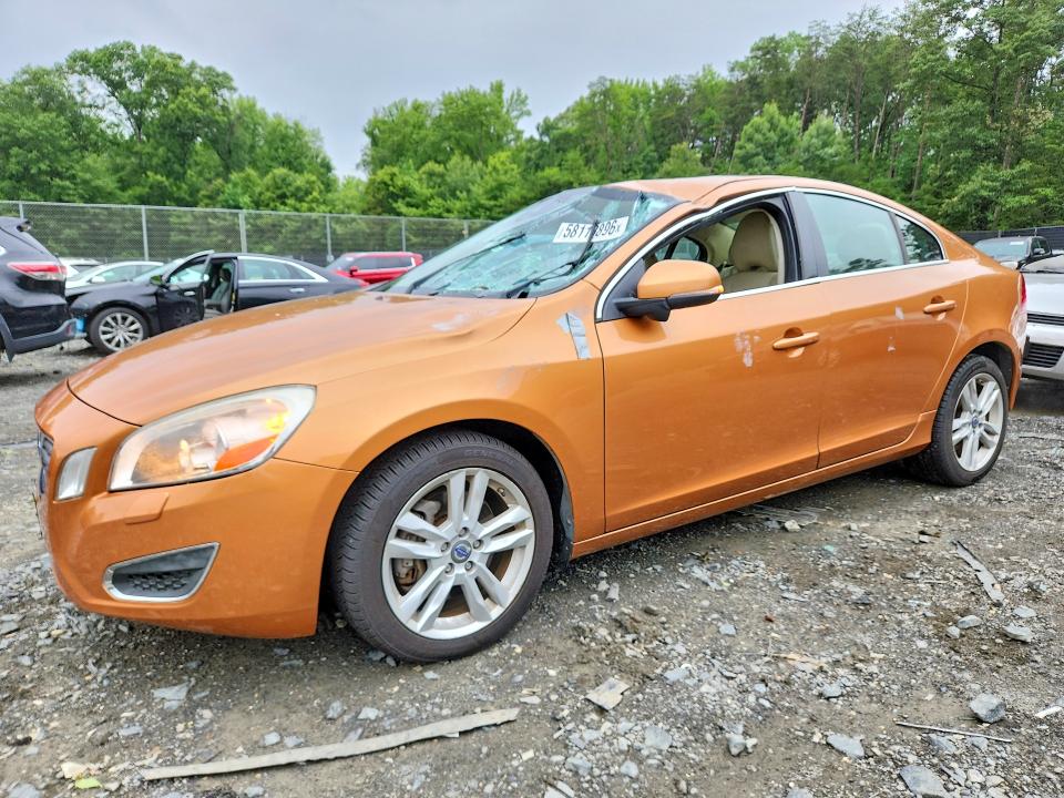 2013 Volvo VIN YV1612FS6D2198728 COPART salvage auction — ROOF, MD - CERT OF SALVAGE > 75% DAMAGE, sold $950 on 2026-07-02 (photo 1)