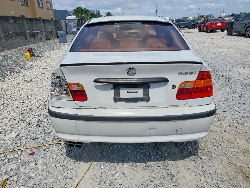 2004 BMW 3 series VIN WBAET37494NJ95304 COPART salvage auction — FRONT END, FL - CERT OF TITLE SLVG REBUILDABLE, sold $400 on 2026-07-17 (photo 6)