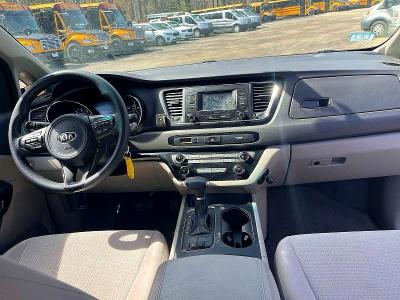 2018 Kia SEDONA VIN KNDMA5C1XJ6403384 COPART salvage auction — NORMAL WEAR, Ma - Certificate Of Title (P), sold $950 on 2026-07-02 (photo 9)