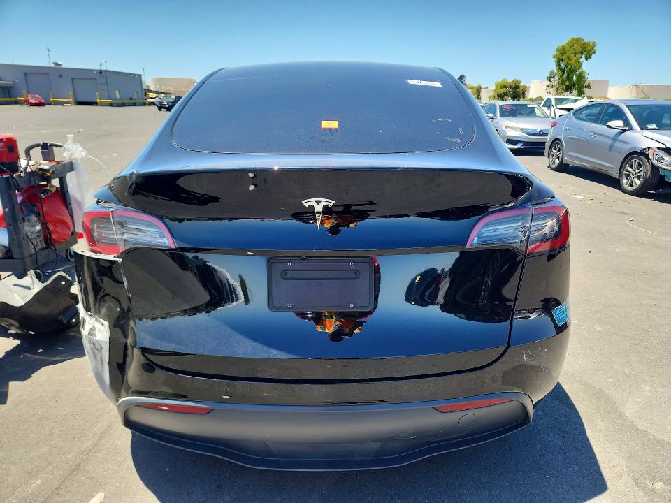 2024 Tesla Model y VIN 7SAYGDED4RF202522 COPART salvage auction — FRONT END, Ca - Salvage Certificate, sold $2,200 on 2026-07-08 (photo 6)