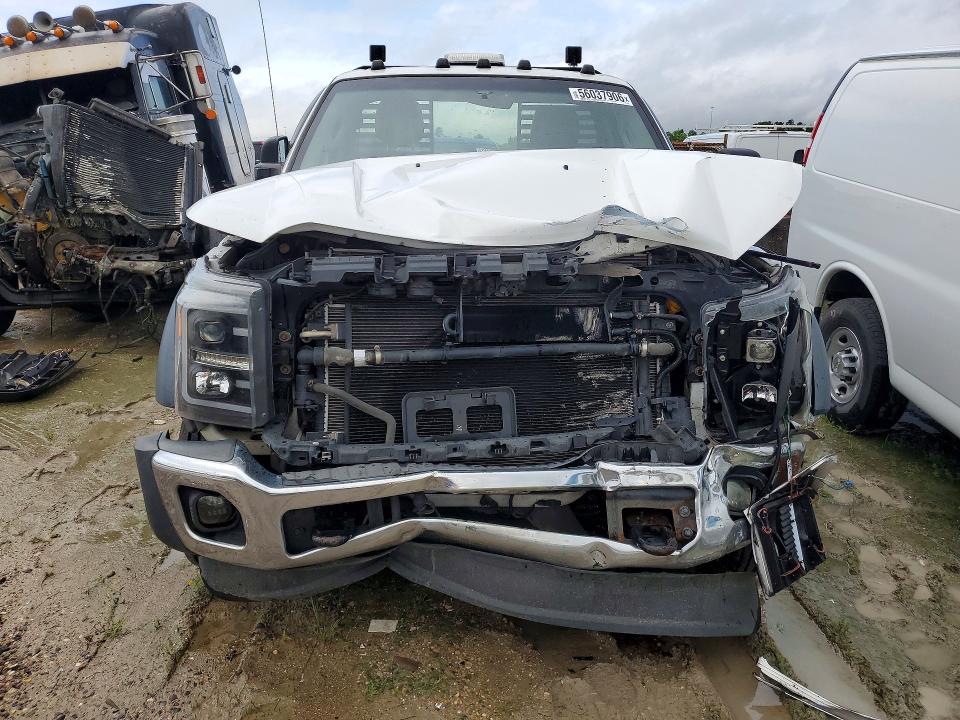 2015 Ford F550 VIN 1FDUF5HT9FEA04454 COPART salvage auction — FRONT END, Tx - Salvage Vehicle Title, sold $6,500 on 2026-07-08 (photo 5)
