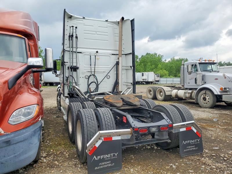 2024 Volvo Vnl VIN 4V4NC9EJ9RN635077 COPART salvage auction — MECHANICAL, IA - CERT OF TITLE-SALVAGE TITLE, sold $15,500 on 2026-07-23 (photo 3)
