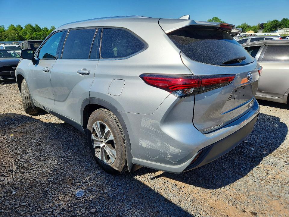 2020 Toyota Highlander VIN 5TDHZRBH4LS033228 COPART salvage auction — SIDE, NJ - CERT OF TITLE-SALVAGE, sold $10,600 on 2026-07-31 (photo 2)