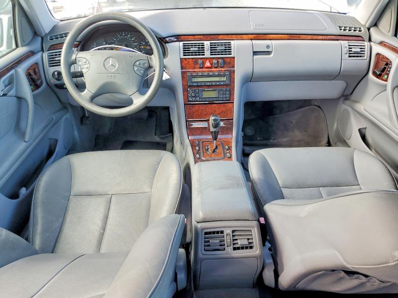 2001 Mercedes-benz E-class VIN WDBJF65J71B172327 COPART salvage auction — MINOR DENT/SCRATCHES, Ca - Dis/Dlr/Exp Only Clean Title, sold $1,300 on 2026-07-09 (photo 8)