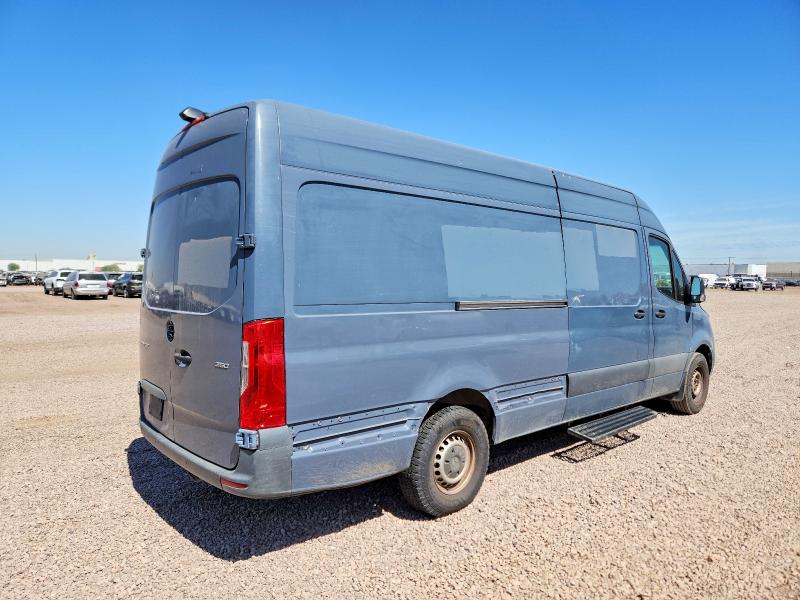 2019 Mercedes-benz Sprinter VIN WD4PF1CD2KP136339 COPART salvage auction — SIDE, Az - Certificate Of Title, sold $7,800 on 2026-07-29 (photo 4)