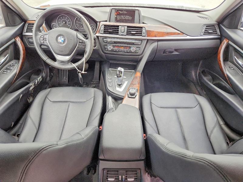 2015 BMW 3er VIN WBA3A5C59FF606690 COPART salvage auction — FRONT END, Mo - Salvage Certificate Of Title, sold $2,300 on 2026-08-03 (photo 8)