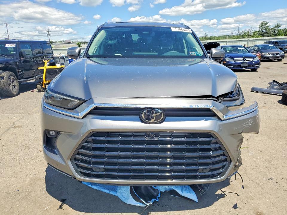 2025 Toyota Highlander VIN 5TDACAB53SS036310 COPART salvage auction — FRONT END, PA - CERTIFICATE OF SALVAGE, sold $21,000 on 2026-07-31 (photo 5)