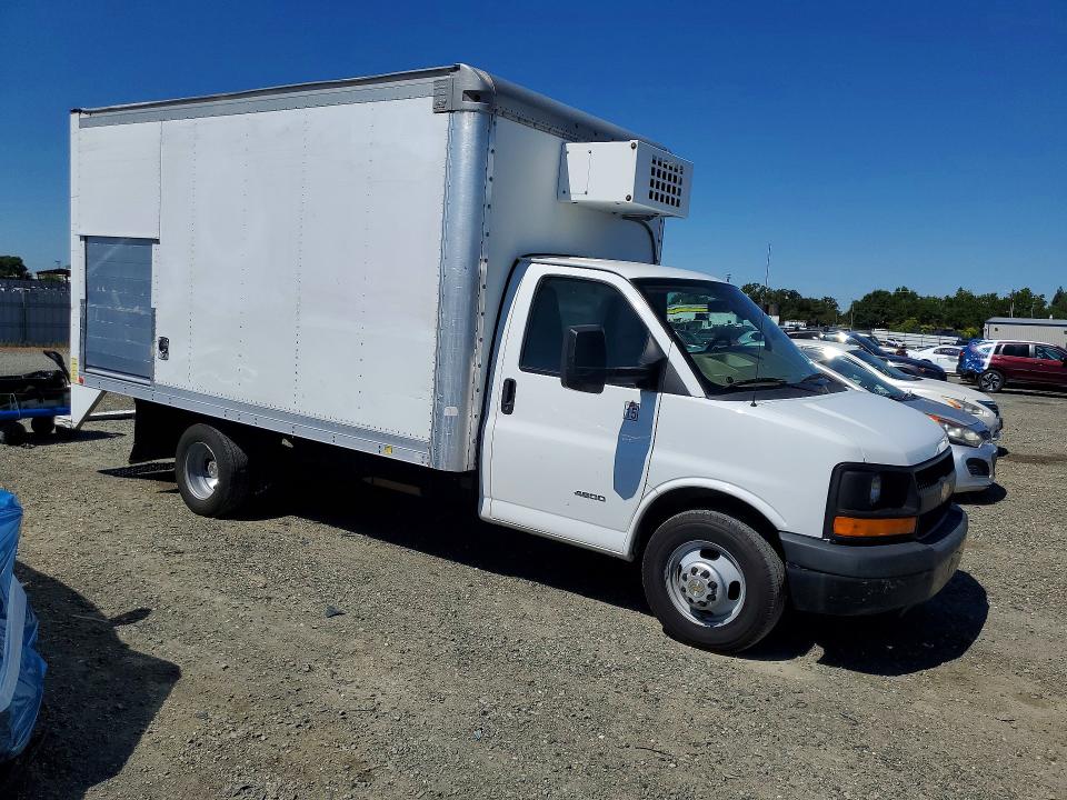 2015 Chevrolet Express 4500 VIN 1GB6G5CG9F1127042 COPART salvage auction — REAR END, Sc - Dis/Dlr/Exp Only Clean Title (P), sold $2,800 on 2026-07-07 (photo 4)