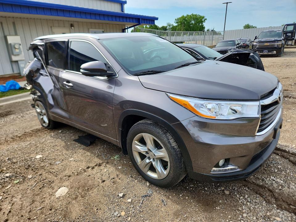 2015 Toyota Highlander VIN 5TDDKRFH2FS174364 COPART salvage auction — REAR END, Wi - Junked Vehicle Bill Of Sale, sold $4,250 on 2026-07-08 (photo 4)