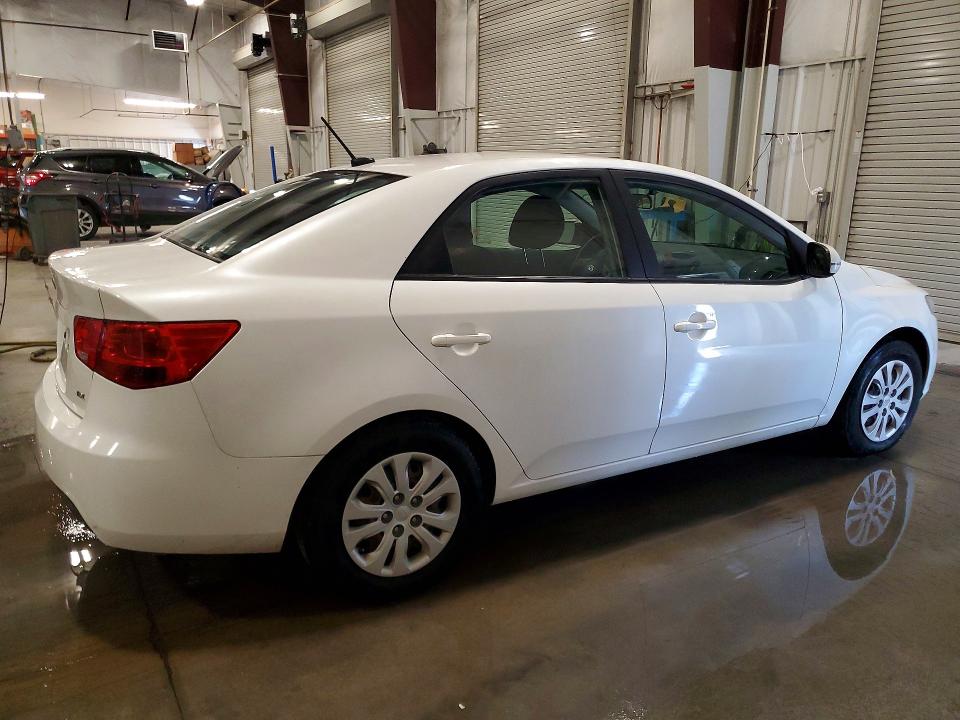 2012 Kia Forte VIN KNAFU4A26C5478093 COPART salvage auction — ENGINE BURN, Mn - Cert Of Title-Prior Salvage, sold $225 on 2026-07-28 (photo 3)