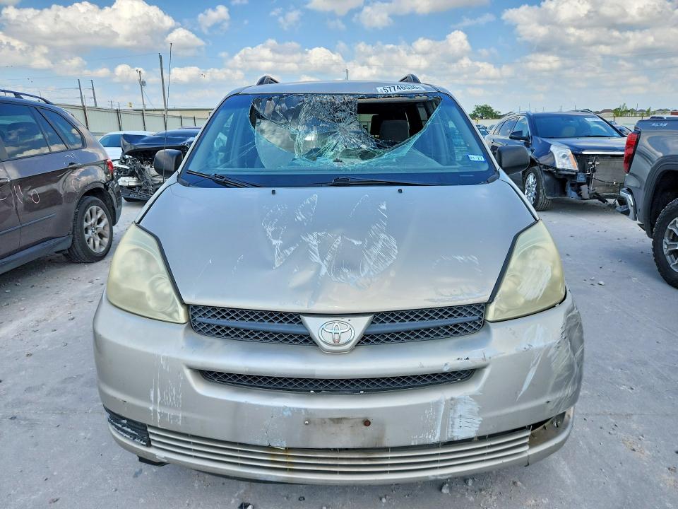 2004 Toyota Sienna VIN 5TDZA23CX4S063969 COPART salvage auction — FRONT END, Tx - Salvage Vehicle Title, sold $875 on 2026-07-17 (photo 5)