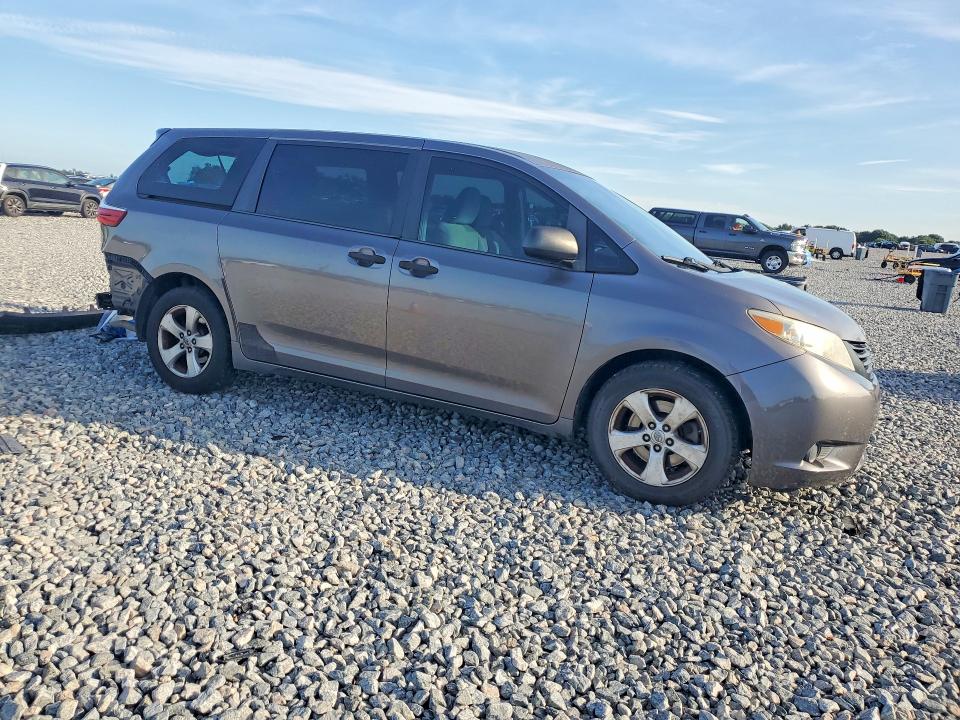 2015 Toyota Sienna VIN 5TDZK3DC4FS603191 COPART salvage auction — REAR END, Fl - Cert Of Title Slvg Rebuildable, sold $2,900 on 2026-07-10 (photo 4)