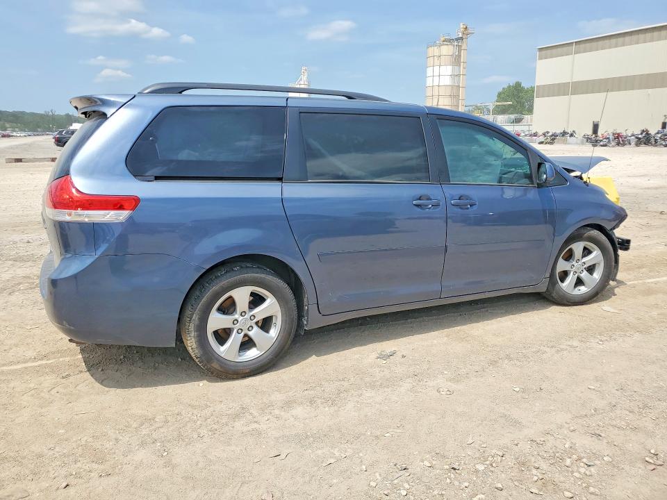 2014 Toyota Sienna VIN 5TDKK3DC7ES500105 COPART salvage auction — FRONT END, KS - CERT OF TITLE-SALVAGE, sold $475 on 2026-07-28 (photo 3)