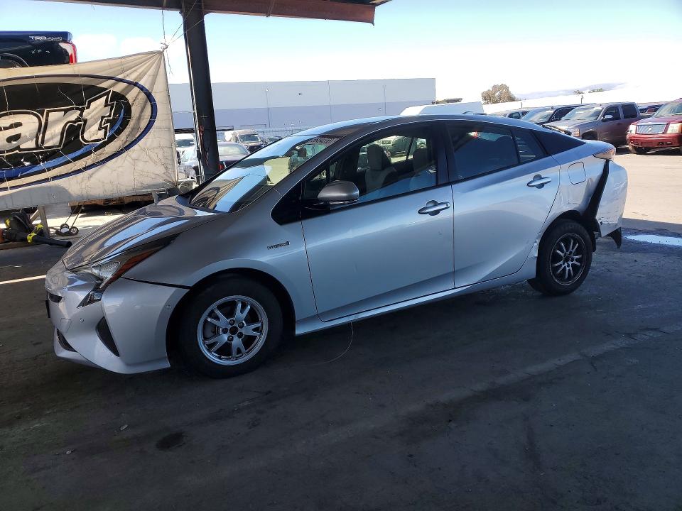 2018 Toyota Prius VIN JTDKBRFUXJ3599748 — COPART salvage auction photo