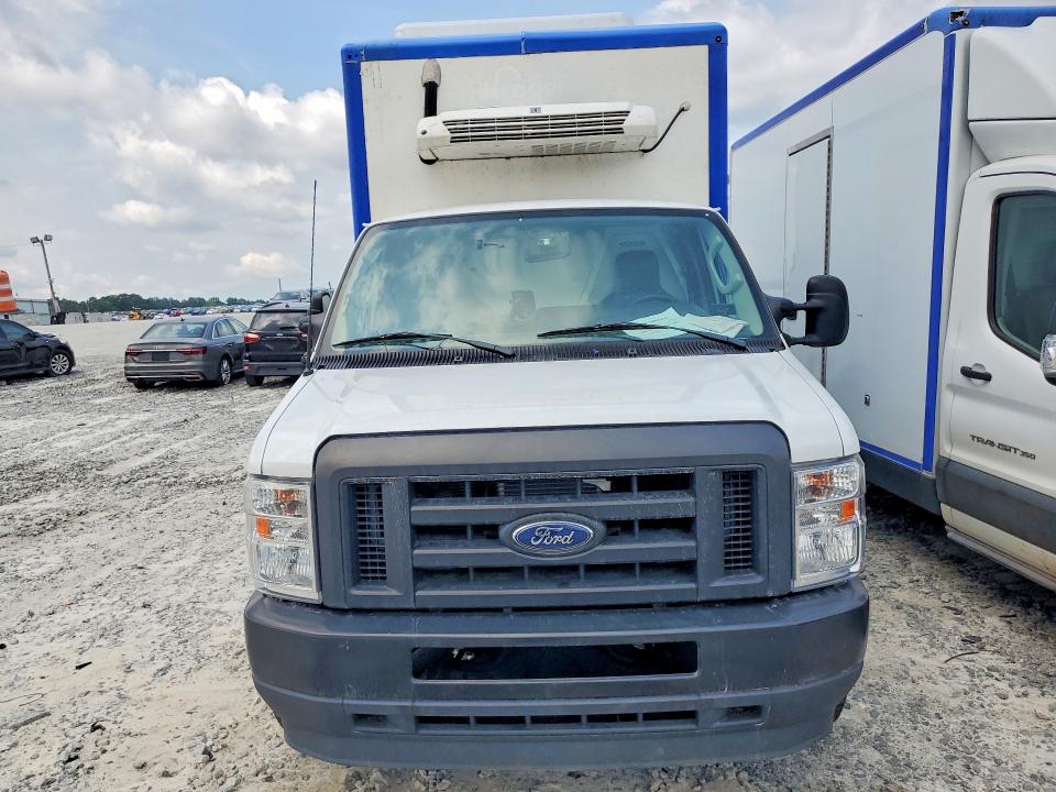 2024 Ford VIN 1FDWE3FN4RDD00691 COPART salvage auction — MINOR DENT/SCRATCHES, Ga - Certificate Of Title, sold $15,000 on 2026-07-29 (photo 5)
