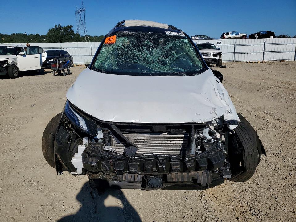 2026 Nissan Rogue VIN JN8BT3DD2TW293355 COPART salvage auction — ROLLOVER, CA - NON-REPAIRABLE VEHICLE CERT, sold $950 on 2026-07-24 (photo 5)