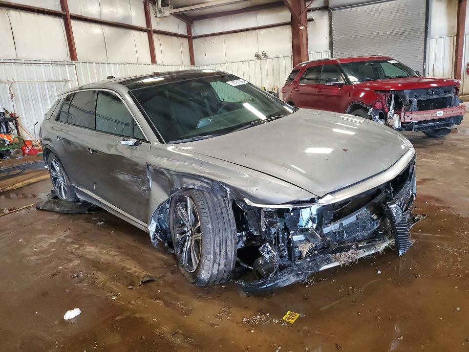 2025 Cadillac Lyriq VIN 1GYKPRRL1SZ319129 COPART salvage auction — FRONT END, Mi - Dlr/Dis/Exp-Ct Others-Ca Acq, sold $12,600 on 2026-08-14 (photo 4)