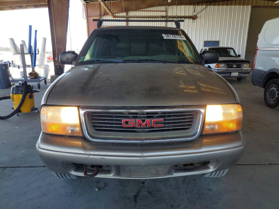 2002 Gmc Sonoma VIN 1GTDT13W32K208282 COPART salvage auction — MINOR DENT/SCRATCHES, Ca - Dis/Dlr/Exp Only Clean Title, sold $750 on 2026-07-02 (photo 5)