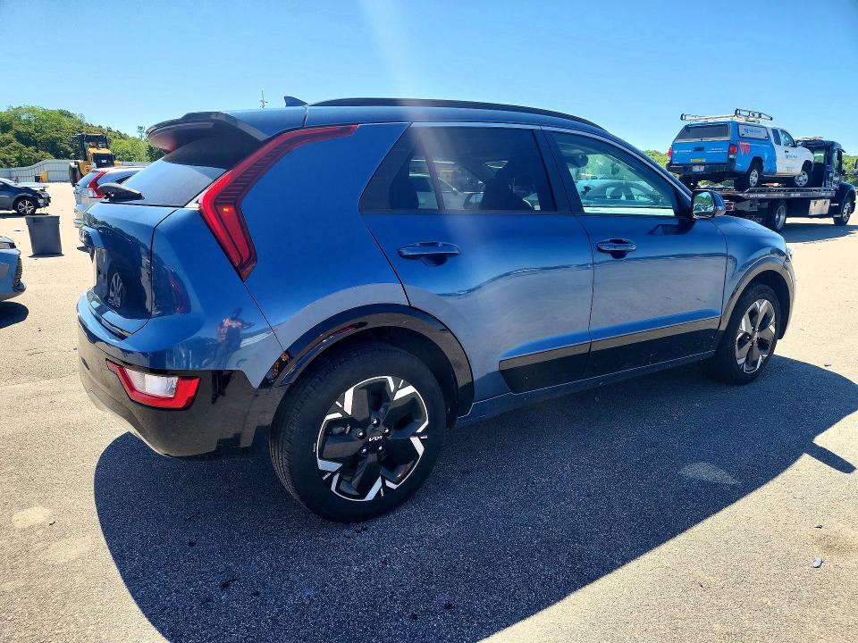2023 Kia Niro VIN KNDCR3L1XP5059577 COPART salvage auction — FRONT END, VA - CERT OF TITLE - SALVAGE, sold $9,000 on 2026-07-06 (photo 3)