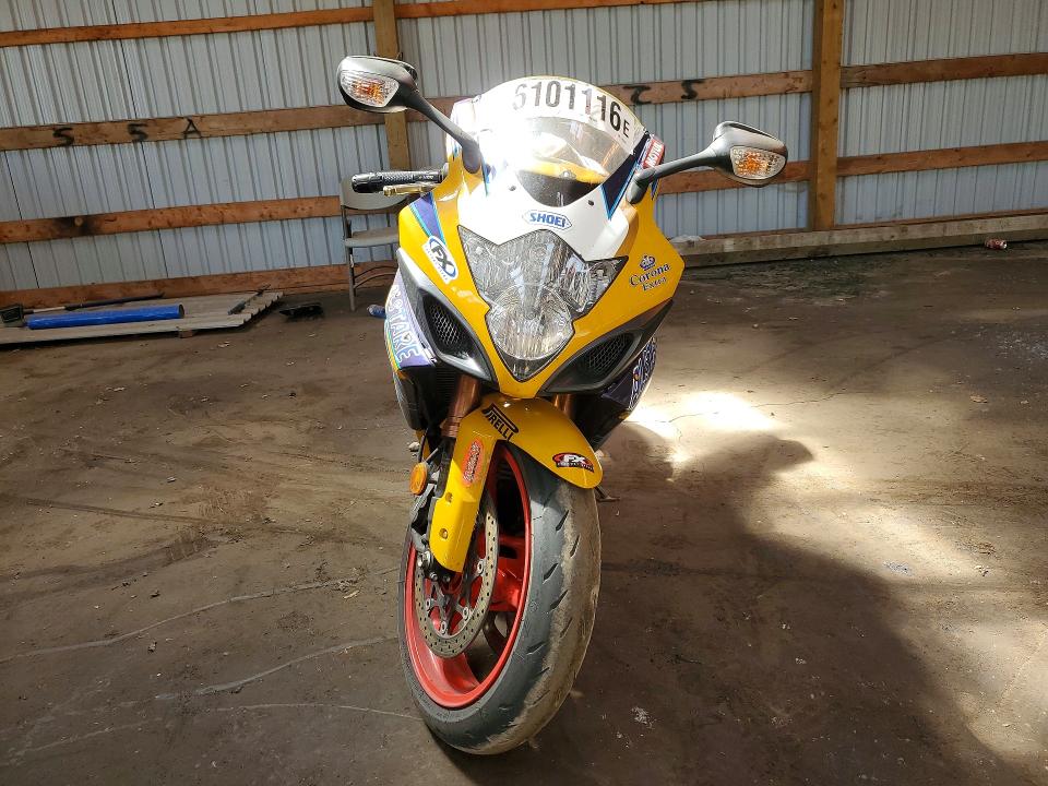 2006 Suzuki Gsx-r1000 VIN JS1GT76A062103490 COPART salvage auction — SIDE, On - Permit No Brand - Unfit, sold $1,100 on 2026-07-28 (photo 2)