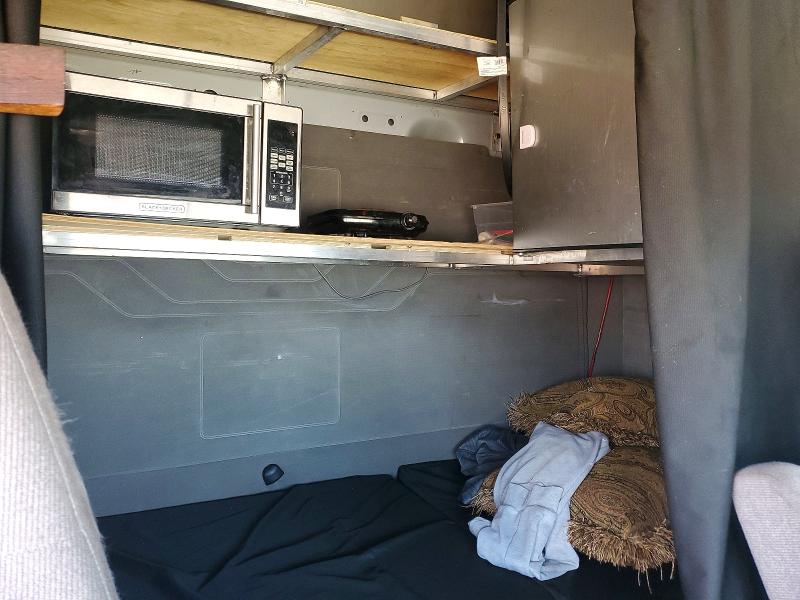 2019 Freightliner Cascadia 125 VIN 3AKJGLDRXKDKD9032 COPART salvage auction — VANDALISM, TX - SALVAGE VEHICLE TITLE, sold $7,200 on 2026-07-23 (photo 6)
