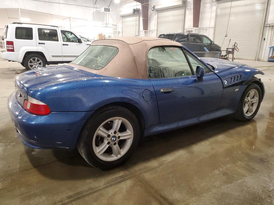2000 BMW Z3 VIN WBACH934XYLF89979 COPART salvage auction — FRONT END, MN - CERT OF TITLE-SALVAGE, sold $1,500 on 2026-08-10 (photo 3)