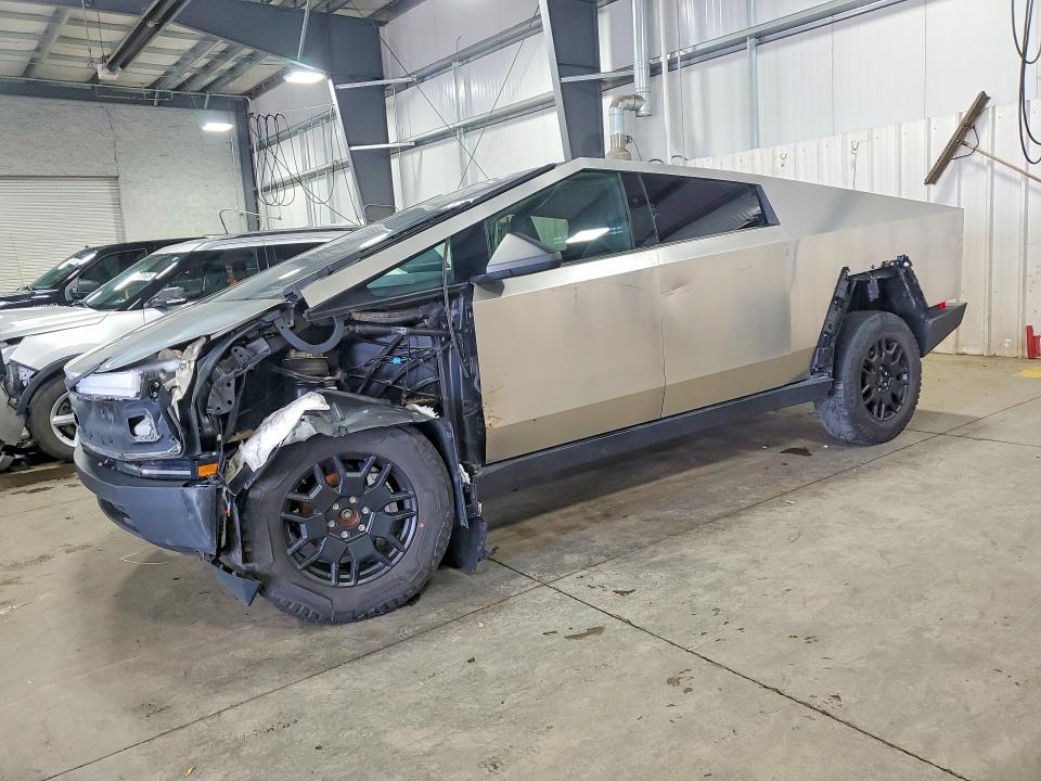 2024 Tesla Cybertruck VIN 7G2CEHEE0RA042548 — COPART salvage auction photo