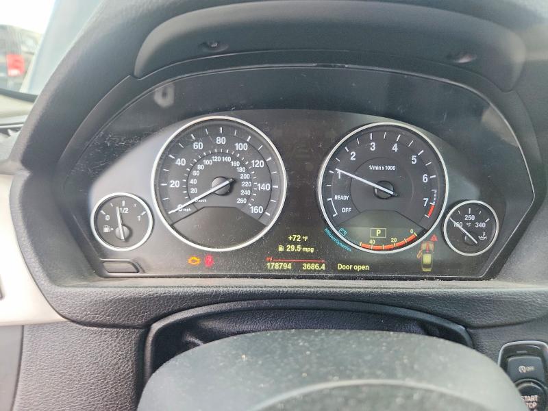 2015 BMW VIN WBA3C3G55FNT51132 COPART salvage auction — MINOR DENT/SCRATCHES, Wi - Certificate Of Title, sold $800 on 2026-07-06 (photo 9)
