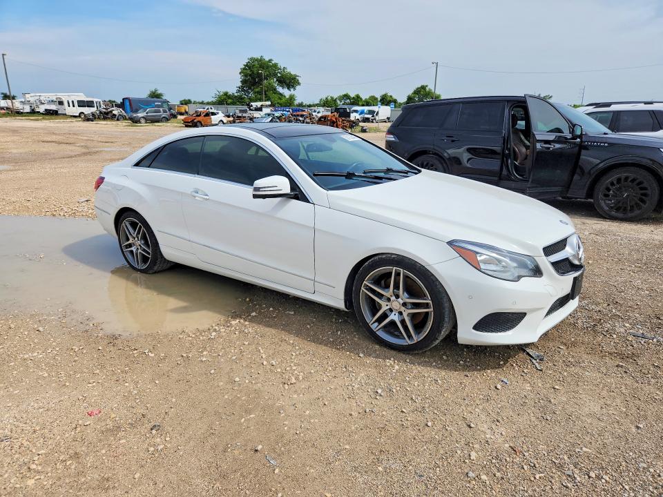 2015 Mercedes-benz E-klasse VIN WDDKJ6FB5FF304633 COPART salvage auction — WATER/FLOOD, Tx - Salvage Title-Flood Damage, sold $1,550 on 2026-07-29 (photo 5)