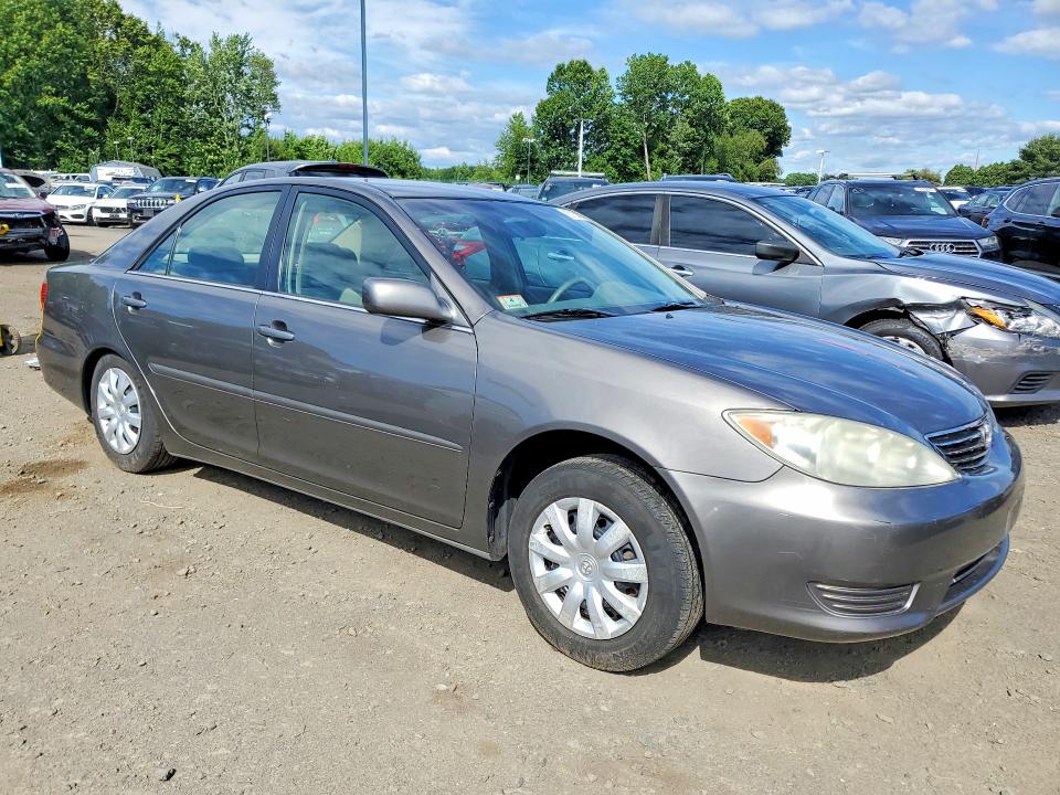 2005 Toyota Camry VIN 4T1BE32K15U503736 COPART salvage auction — REAR END, MA - CERT OF TITLE-SALVAGE, sold $475 on 2026-07-02 (photo 4)