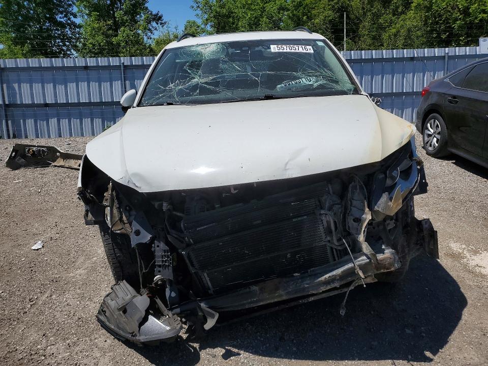 2015 Volkswagen Tiguan VIN WVGJV7AX5FW590689 COPART salvage auction — VANDALISM, On - Permit Salvage, sold $300 on 2026-07-07 (photo 5)