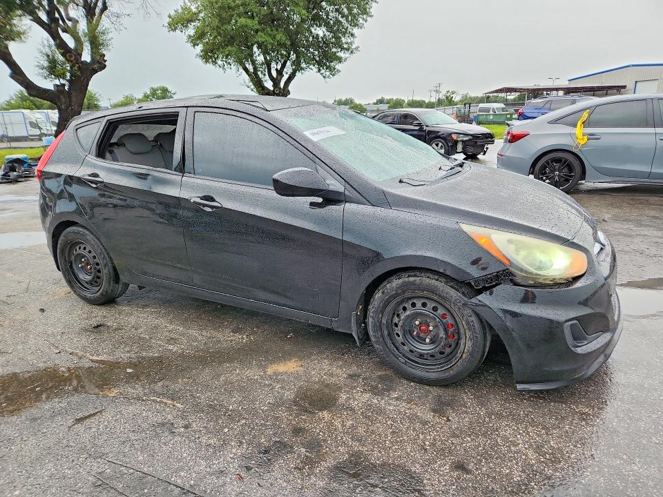 2013 Hyundai Accent VIN KMHCT5AE5DU104831 COPART salvage auction — ROOF, Fl - Cert Of Title Slvg Rebuildable, sold $450 on 2026-07-14 (photo 4)