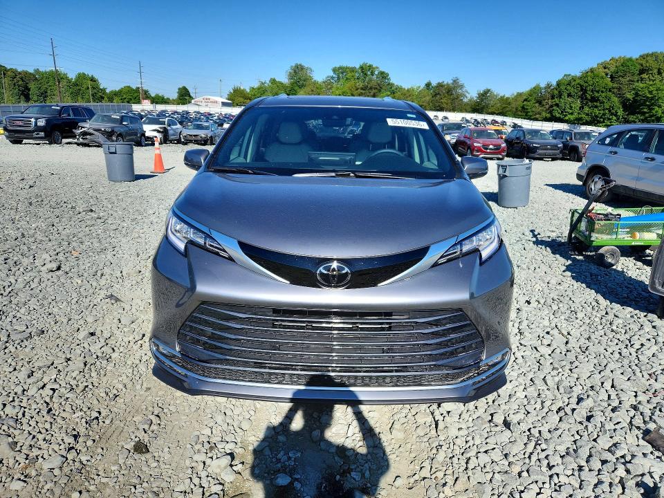 2026 Toyota Sienna VIN 5TDZSKFC7TS228061 COPART salvage auction — SIDE, NC - SALVAGE CERTIFICATE OF TITLE, sold $11,000 on 2026-07-29 (photo 5)