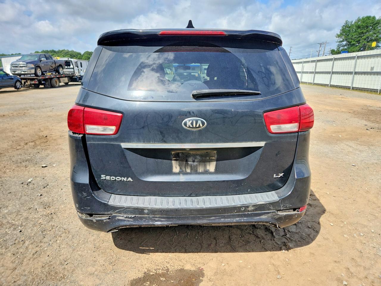 2017 Kia Sedona VIN KNDMB5C11H6249493 COPART salvage auction — Side, TX - CERTIFICATE OF TITLE, sold $1,150 on 2026-07-09 (photo 6)